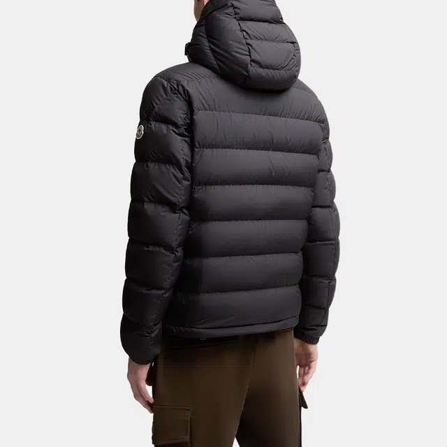 Moncler FW25 Laveraet
