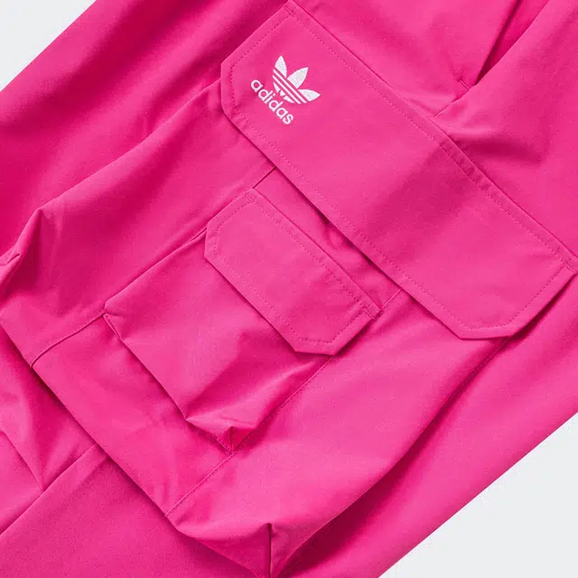 adidas originals Cargo Pants Logo