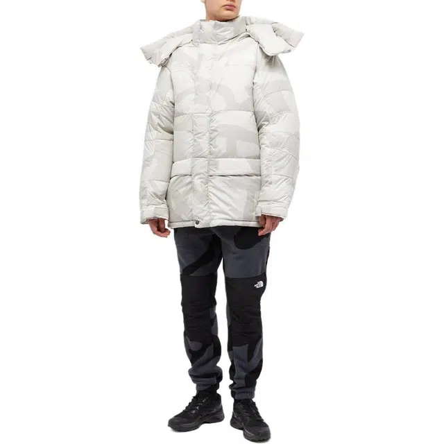 THE NORTH FACE TNF x KAWS FW22 1994 Himalayan Parka Logo