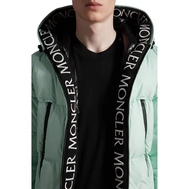 Moncler FW22 logo