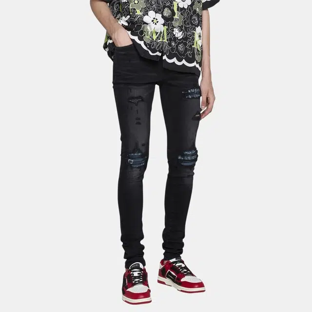 AMIRI FW22 Distressed Skinny Jeans Black