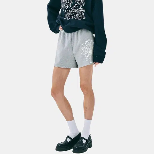 MARDI MERCREDI SS25 SWEAT SHORTS FLOWER_GREY IVORY