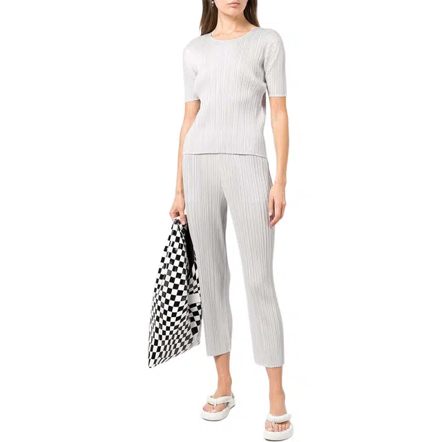 PLEATS PLEASE ISSEY MIYAKE