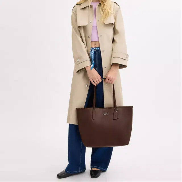 COACH City 33 Logo Tote