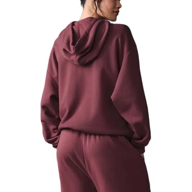 Alo Yoga JISOO Series