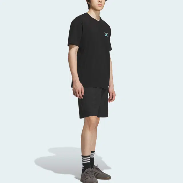 adidas originals SS25 GRFX logoT