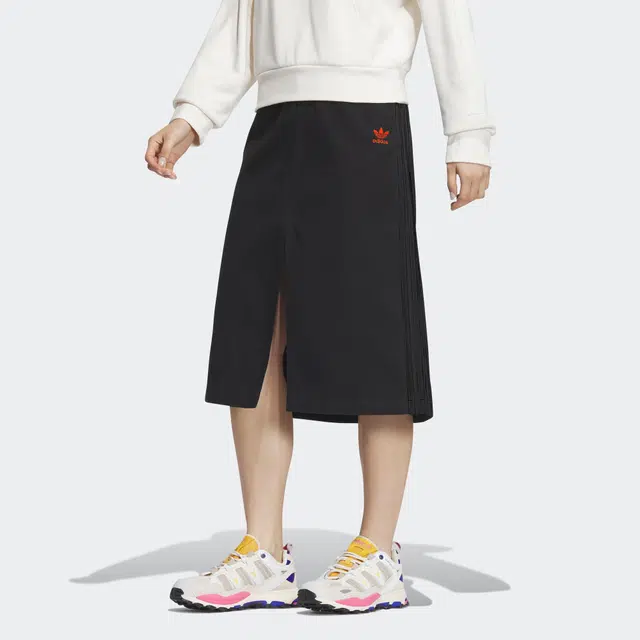 adidas originals SS24 V-Day Skirt