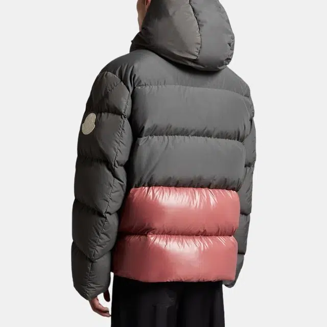 Moncler FW22 Logo