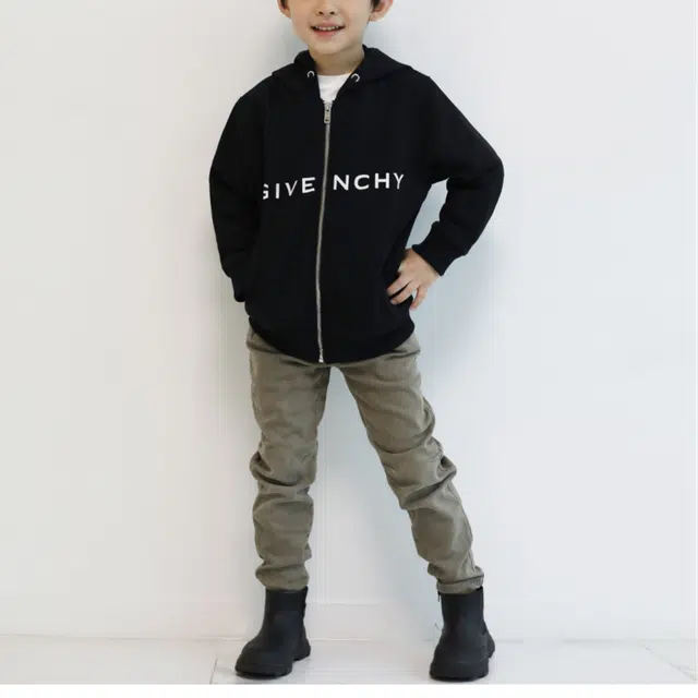 GIVENCHY SS23 Logo
