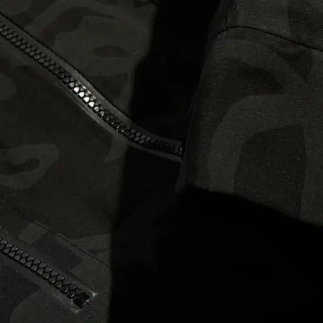 THE NORTH FACE x KAWS 1986 Moutain Jacket