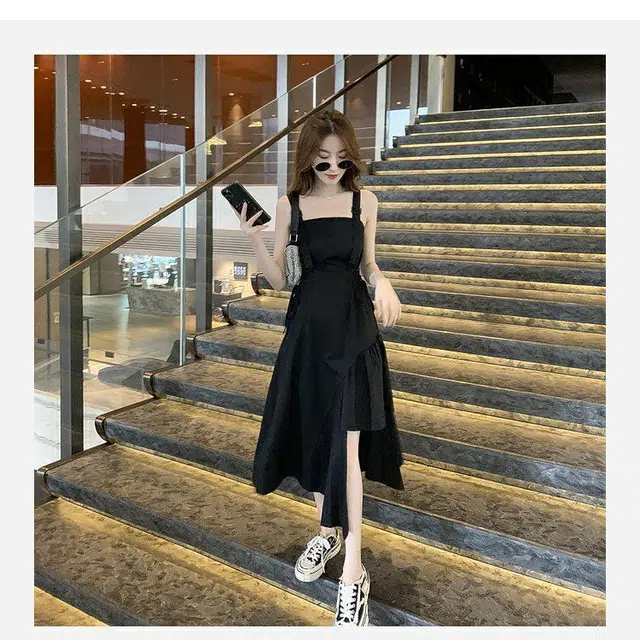 花蔓色 赫本风轻熟气质不规则设计感吊带连衣裙 女款