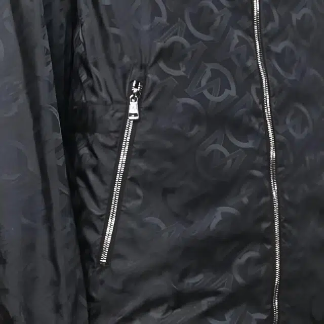 Moncler FW22 Logo
