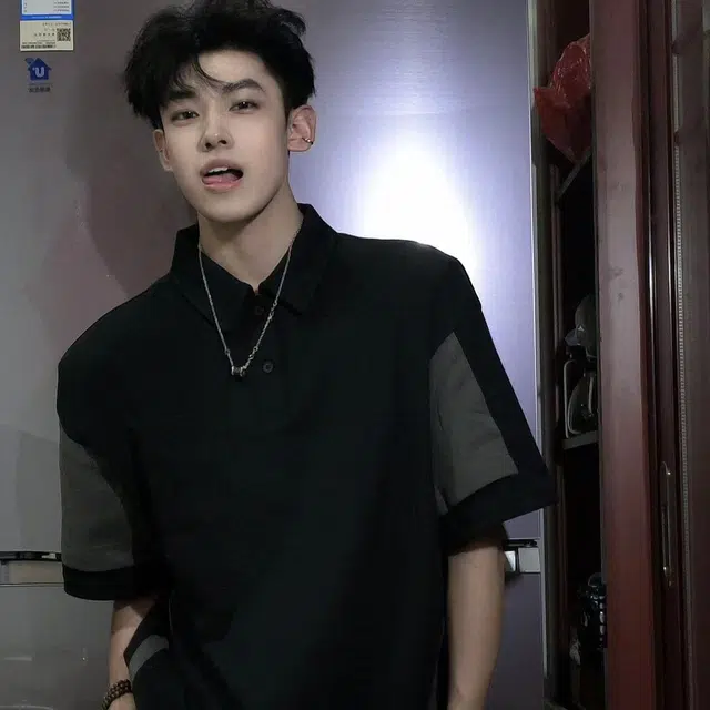 HIPHOPPUNKS T
