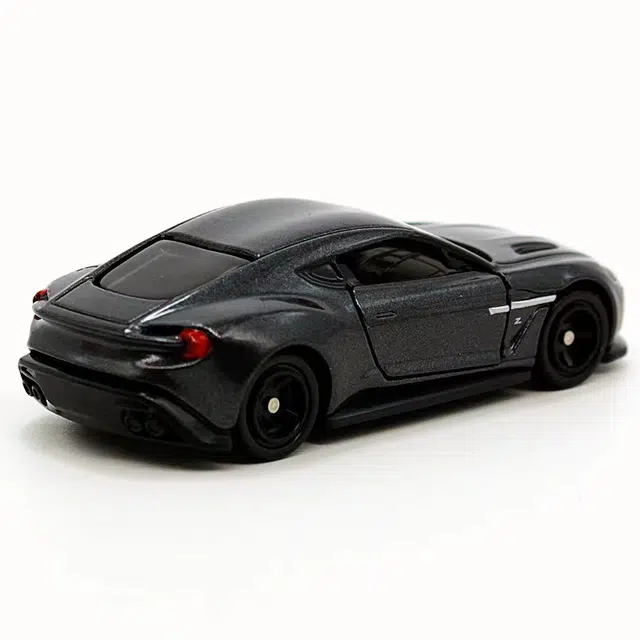 TAKARA TOMY 10