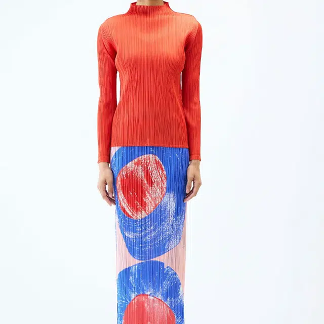 PLEATS PLEASE ISSEY MIYAKE