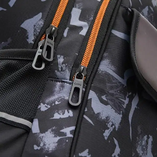 安踏儿童 运动休闲拉链开合可调节肩带 织物 书包背包双肩包 常规 儿童款 迷彩黑