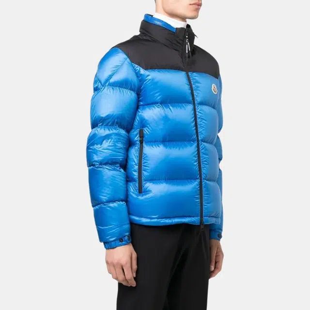 Moncler FW22 Logo