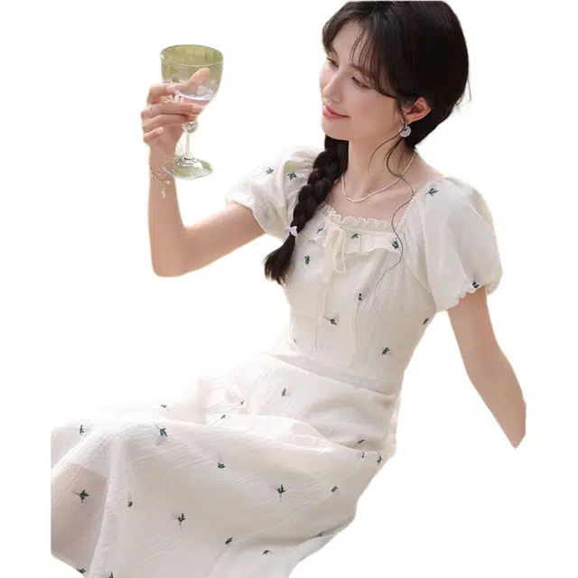 鹿向南 气质米杏色方口领常规自然腰短袖连衣裙 女款