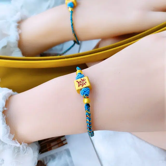999