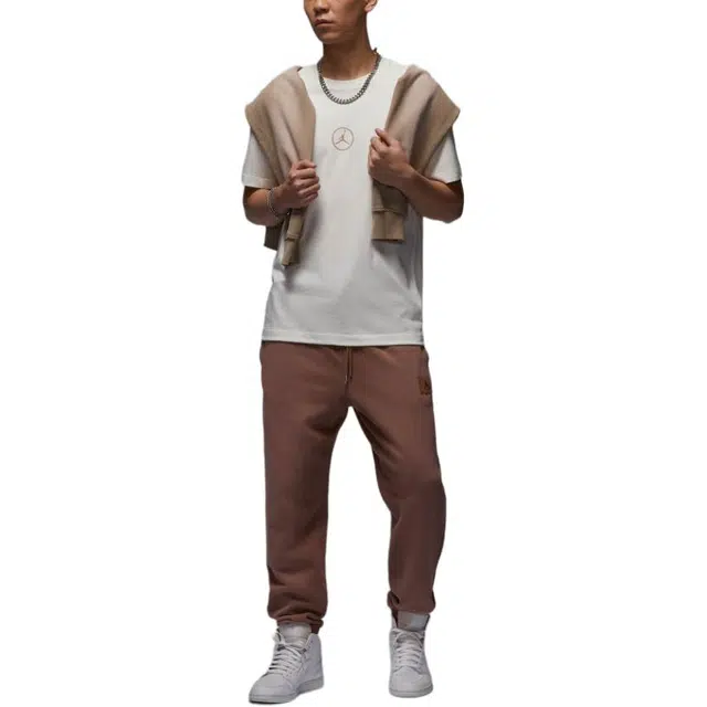 Jordan Flight EssentialsBRAND T