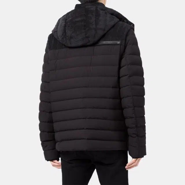 Moose Knuckles Muskeg Logo