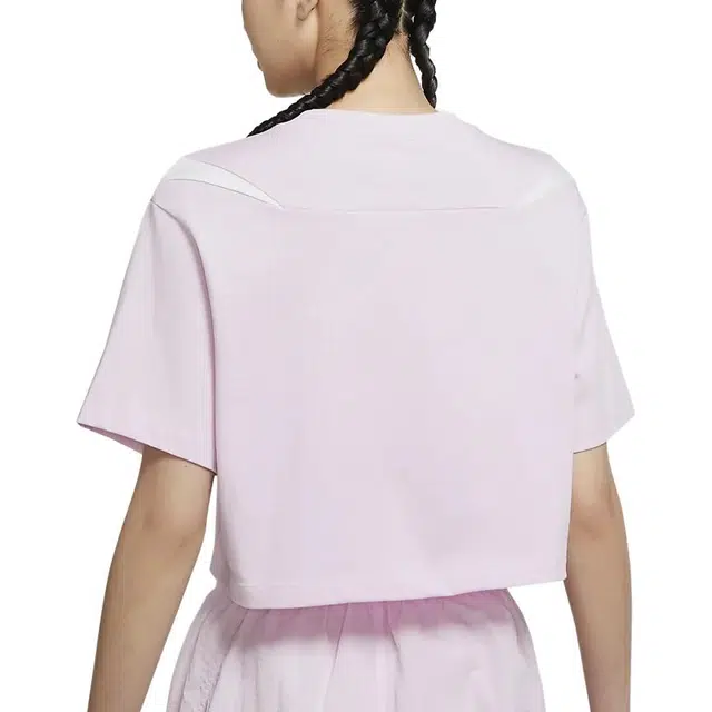 Nike SS22 Sportswear Swoosh LogoT