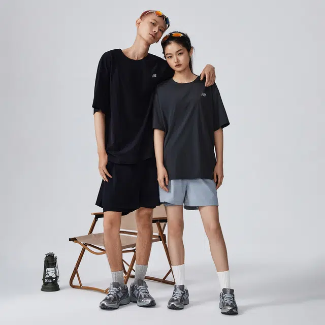 New Balance Blacktoes LogoT