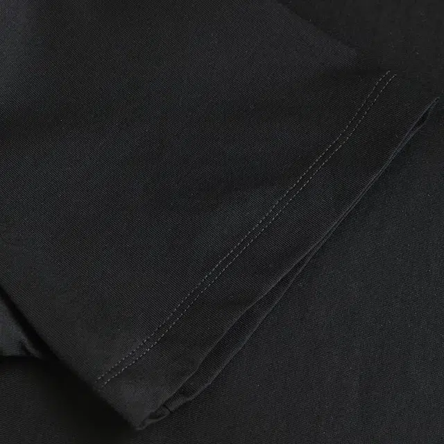 EMPORIO ARMANI SS22 T