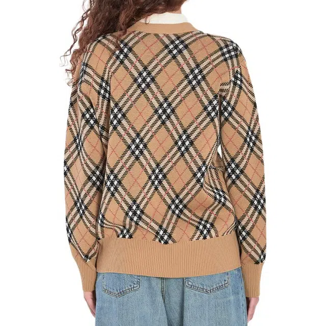 Burberry V