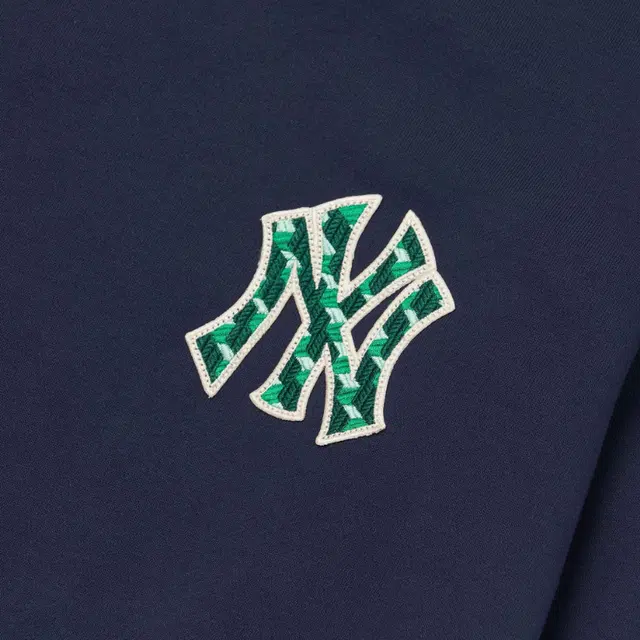MLB FW22