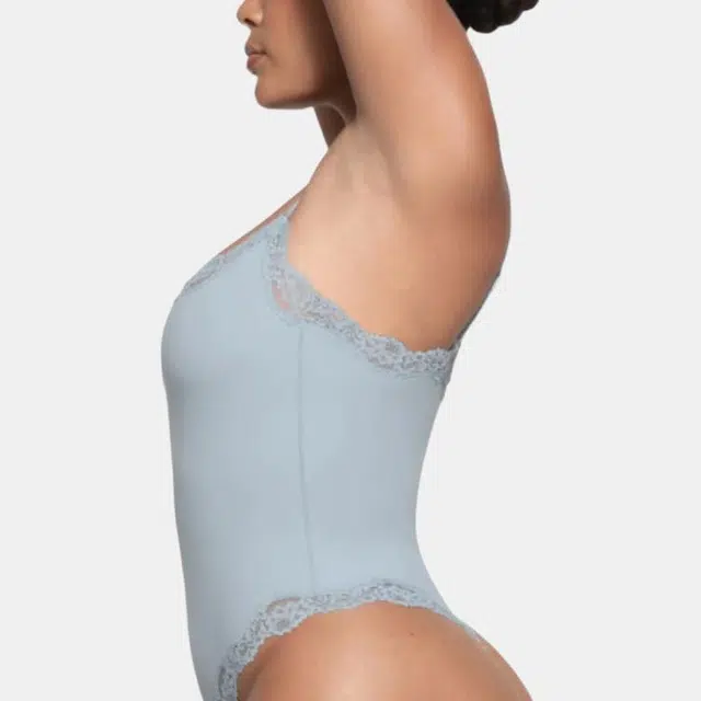 SKIMS FITS EVERYBODY LACE CAMI BODYSUIT DENIM