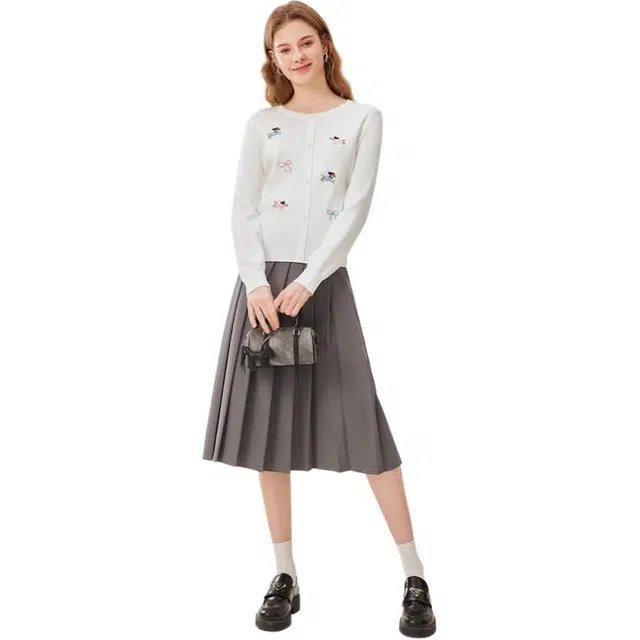 爱依服 休闲时尚简约法式针织衫 女款 白