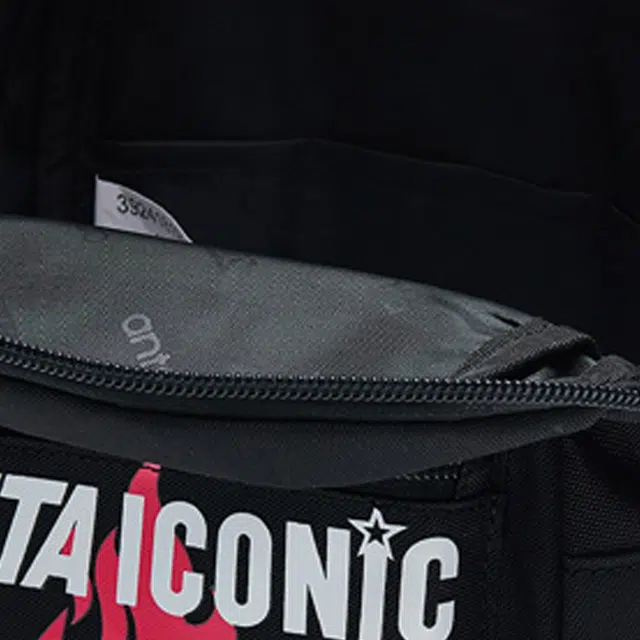 安踏儿童 新年龙服 织物 斜挎单肩包 儿童款 黑色