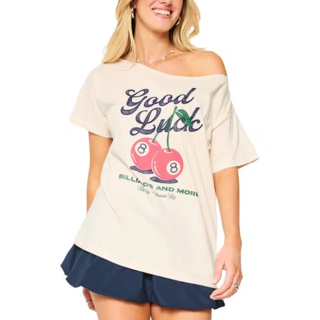 Hollister T
