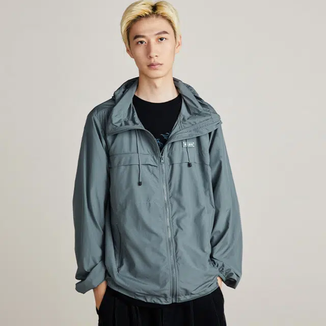 华人青年 纯色连帽薄款防晒服 男女同款 灰绿色
