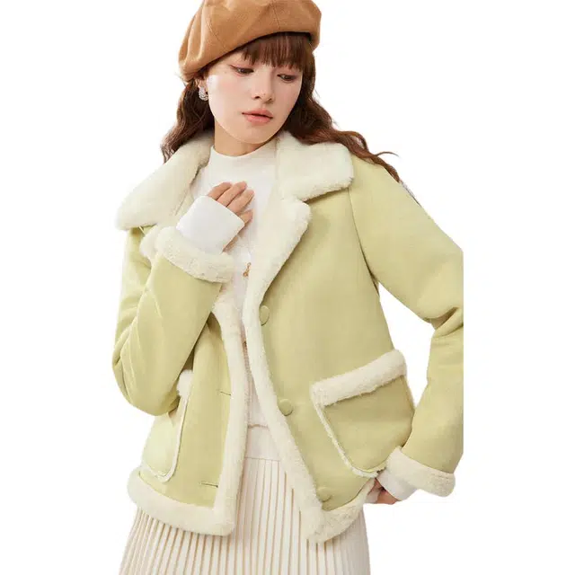 爱依服 美式休闲通勤风保暖百搭长袖绒感外套 女款 浅黄