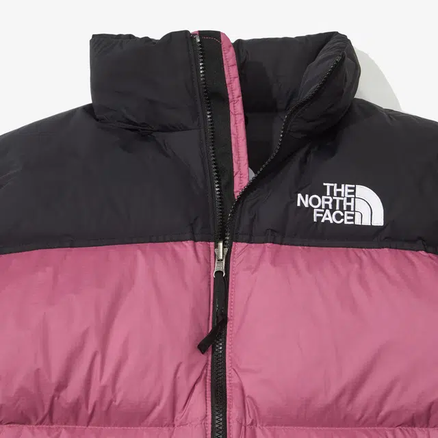 THE NORTH FACE M'S 1996 RETRO NUPTSE JACKET Logo