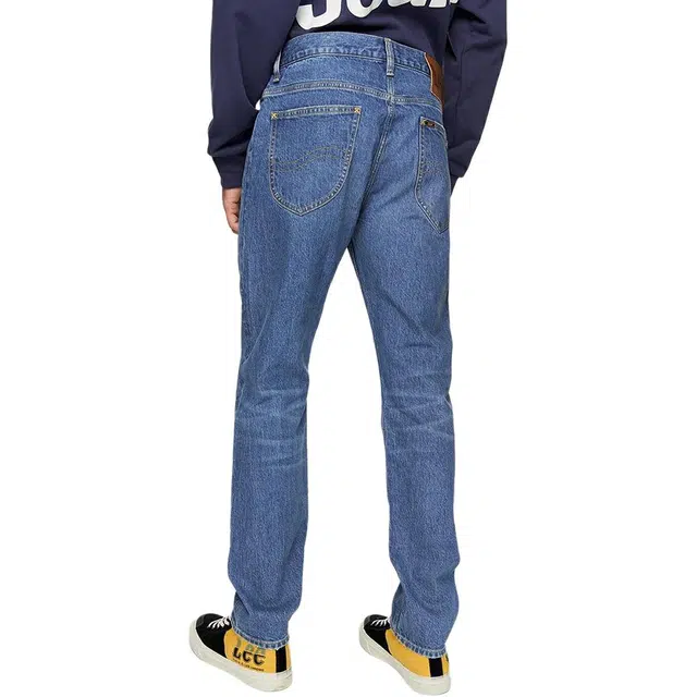 Lee
