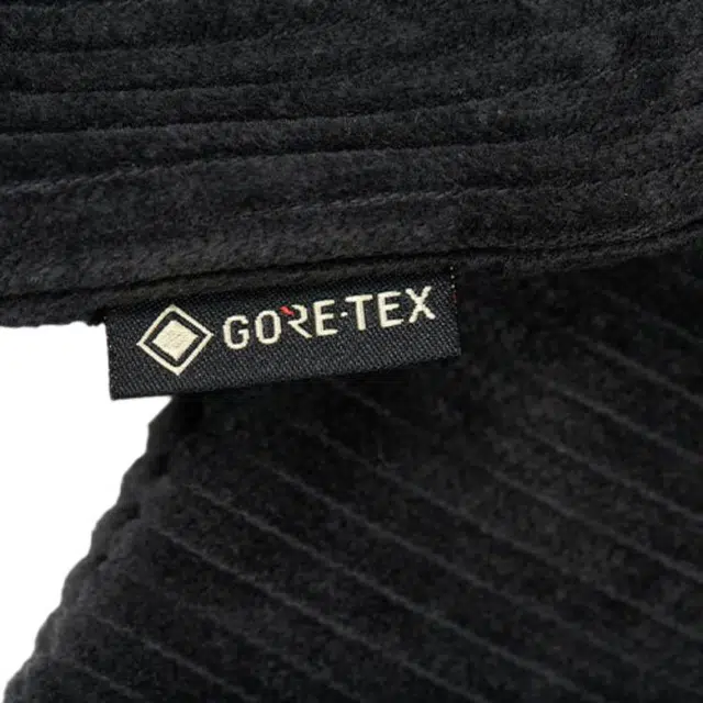 PALACE x Gore-Tex Corduroy Jacket Black logo