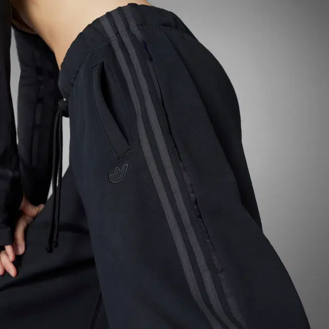 adidas originals x blue version wide leg pant