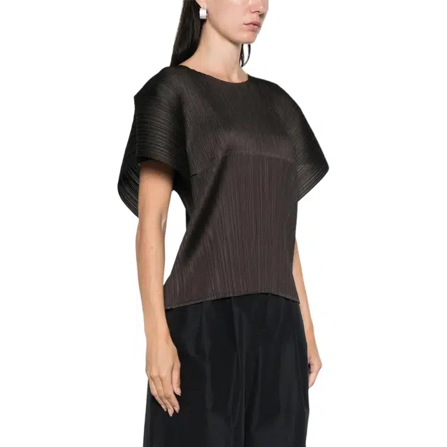 PLEATS PLEASE ISSEY MIYAKE T