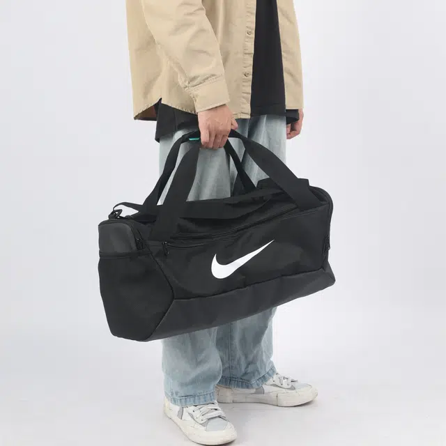 Nike Brasilia 9.5 Logo