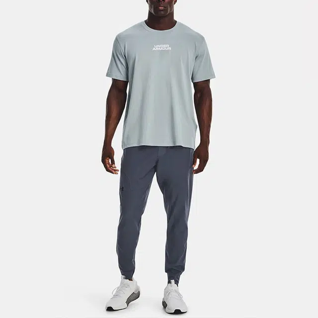 Under Armour Outline T