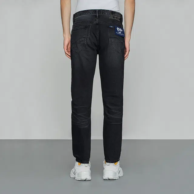 Lee SS22