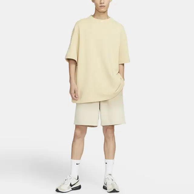 Nike Sportswear Circa LogoT