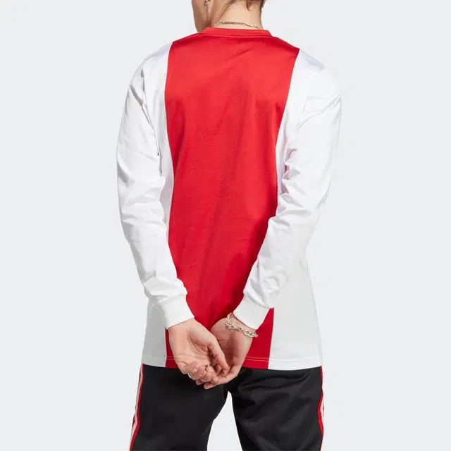 adidas T