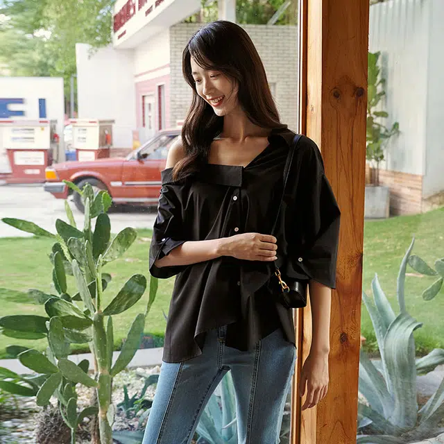美洋 不对称露肩单排扣纯色五分袖衬衫 女款