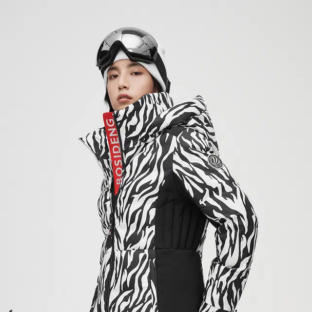 波司登 多重防护短款连帽鹅绒滑雪衣 女款 黑白斑马纹