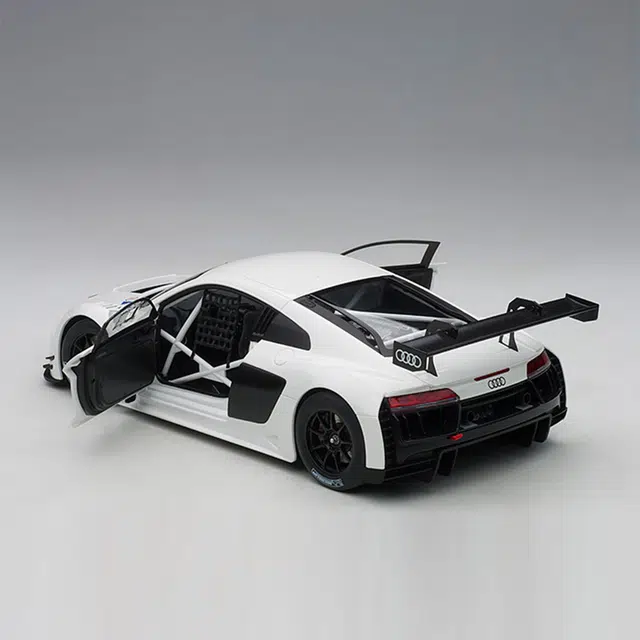 AUTOart 118 R8 LMS
