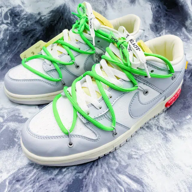 CMFY 5 THE 50 SHOELACES